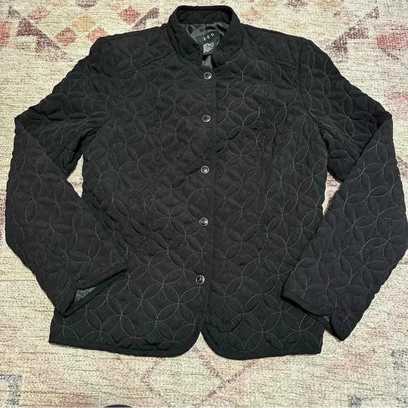 Black quilted button-up light weight  jacket size small - Picture 3 of 9